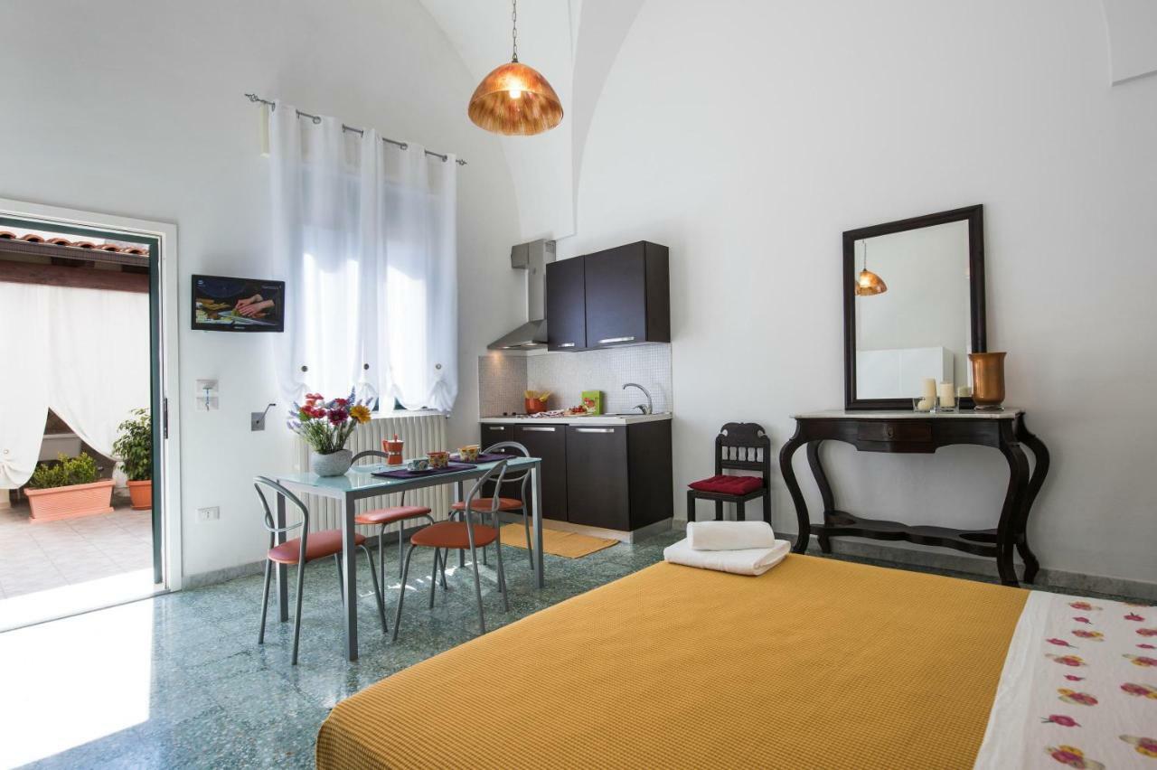Hotel Le Tre Rose di Giò Casamassella Esterno foto